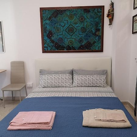 Hotel A Due Passi Appartament Palermo Habitación foto
